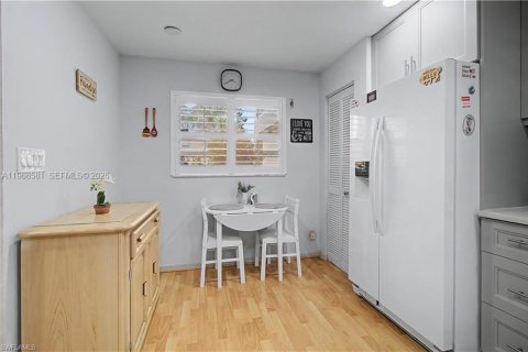 Copropriété à vendre à Naples, Floride: 2 chambres, 120.77 m2 № 2031609 - photo 13