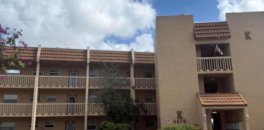Apartment in Margate, Florida 1 bedroom, 66.89 sq.m. № 2250075