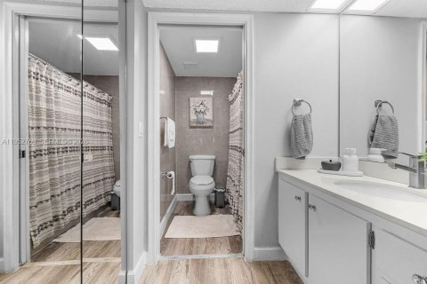 Condominio en venta en Pembroke Pines, Florida, 2 dormitorios, 110.74 m2 № 2008587 - foto 19