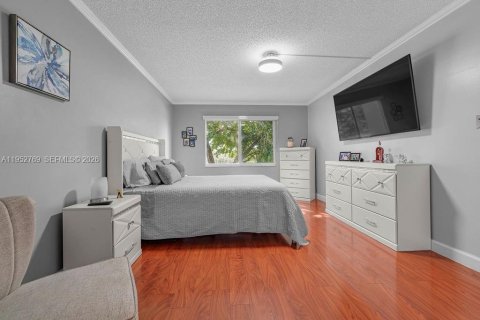 Condominio en venta en Pembroke Pines, Florida, 2 dormitorios, 110.74 m2 № 2008587 - foto 16