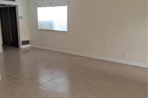 Condo in Delray Beach, Florida, 1 bedroom  № 876613 - photo 1