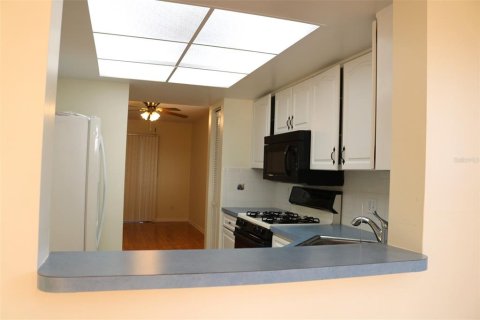 Купить кондоминиум в Сент-Питерсберг, Флорида 5 комнат, 128.21м2, № 1550417 - фото 12