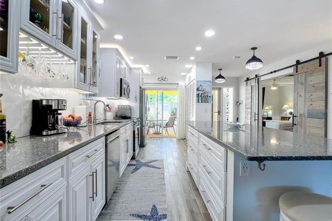 Casa en venta en Saint Petersburg, Florida, 2 dormitorios, 150.5 m2 № 1719769 - foto 18