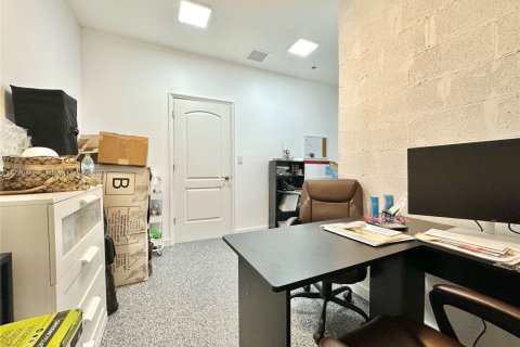 Commercial property in Sweetwater, Florida № 1736037 - photo 23