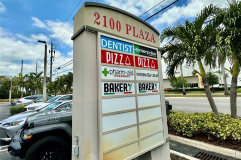 Commercial property in Sweetwater, Florida № 1736037 - photo 26