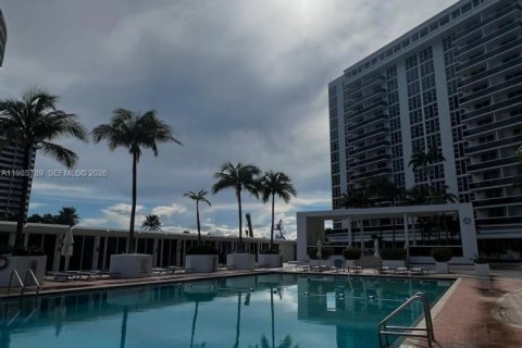 Купить кондоминиум в Бэл-Харбор, Флорида 44.69м2, № 2058577 - фото 5