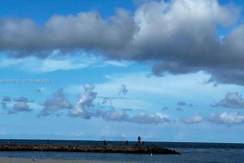 Купить кондоминиум в Бэл-Харбор, Флорида 44.69м2, № 2058577 - фото 26