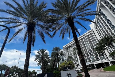 Купить кондоминиум в Бэл-Харбор, Флорида 44.69м2, № 2058577 - фото 2