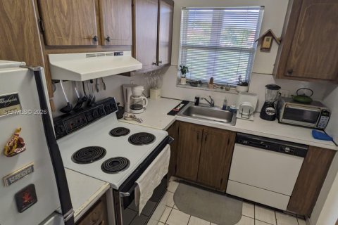 Copropriété à vendre à Sunrise, Floride: 2 chambres, 78.97 m2 № 2080905 - photo 6