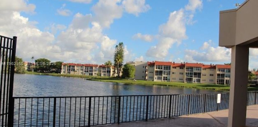 Condo à Sunrise, Floride, 2 chambres № 2080905