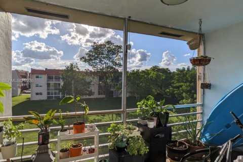 Copropriété à vendre à Sunrise, Floride: 2 chambres, 78.97 m2 № 2080905 - photo 7