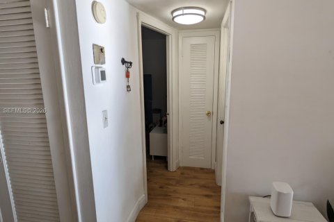 Copropriété à vendre à Sunrise, Floride: 2 chambres, 78.97 m2 № 2080905 - photo 2