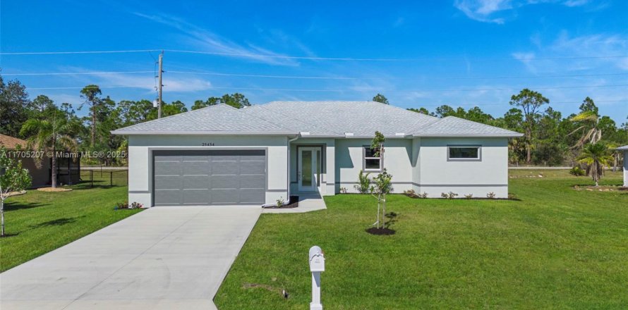 House in Punta Gorda, Florida 3 bedrooms № 1696007