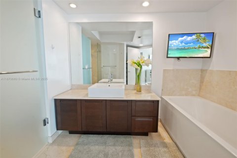 Condominio en alquiler en Sunny Isles Beach, Florida, 3 dormitorios, 134.43 m2 № 2039976 - foto 10
