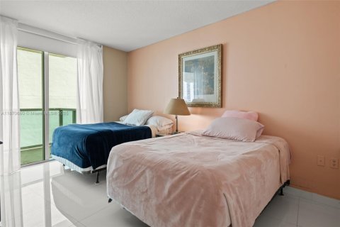 Condominio en alquiler en Sunny Isles Beach, Florida, 3 dormitorios, 134.43 m2 № 2039976 - foto 12