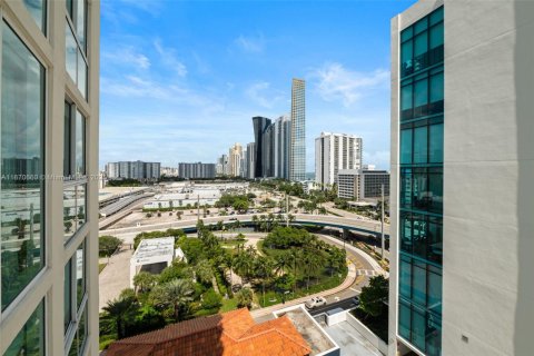 Condominio en alquiler en Sunny Isles Beach, Florida, 3 dormitorios, 134.43 m2 № 2039976 - foto 21