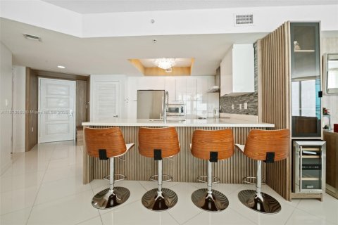 Condominio en alquiler en Sunny Isles Beach, Florida, 3 dormitorios, 134.43 m2 № 2039976 - foto 6