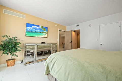 Condominio en alquiler en Sunny Isles Beach, Florida, 3 dormitorios, 134.43 m2 № 2039976 - foto 8
