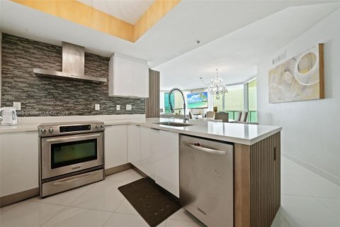 Condominio en alquiler en Sunny Isles Beach, Florida, 3 dormitorios, 134.43 m2 № 2039976 - foto 5