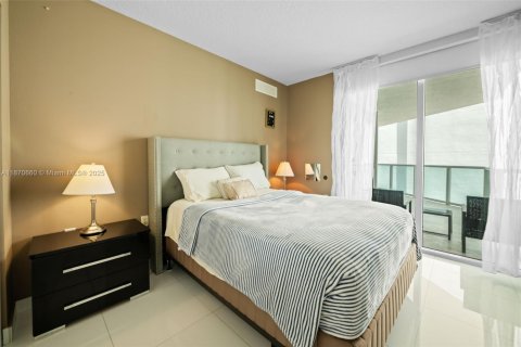 Condominio en alquiler en Sunny Isles Beach, Florida, 3 dormitorios, 134.43 m2 № 2039976 - foto 14