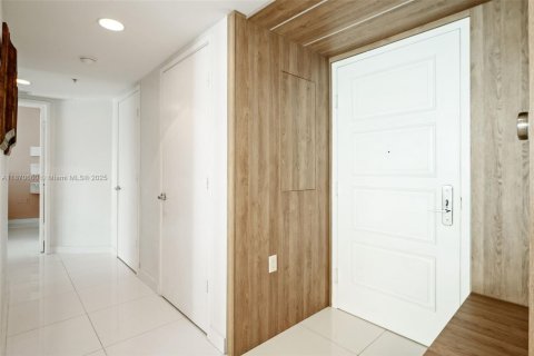 Condominio en alquiler en Sunny Isles Beach, Florida, 3 dormitorios, 134.43 m2 № 2039976 - foto 22