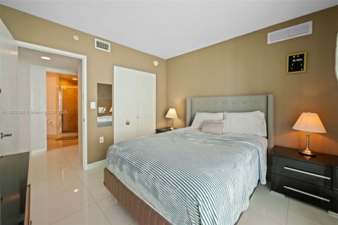 Condominio en alquiler en Sunny Isles Beach, Florida, 3 dormitorios, 134.43 m2 № 2039976 - foto 15