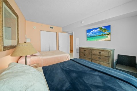 Condominio en alquiler en Sunny Isles Beach, Florida, 3 dormitorios, 134.43 m2 № 2039976 - foto 13