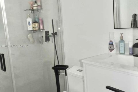 Villa ou maison à vendre à North Miami, Floride: 2 chambres, 76.74 m2 № 2000165 - photo 16