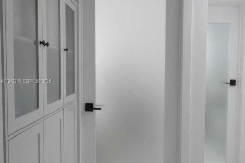 Villa ou maison à vendre à North Miami, Floride: 2 chambres, 76.74 m2 № 2000165 - photo 12