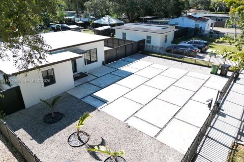 Villa ou maison à vendre à North Miami, Floride: 2 chambres, 76.74 m2 № 2000165 - photo 3