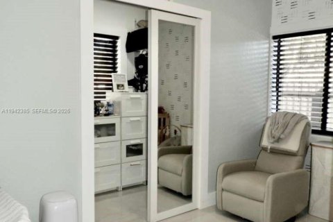 Villa ou maison à vendre à North Miami, Floride: 2 chambres, 76.74 m2 № 2000165 - photo 13
