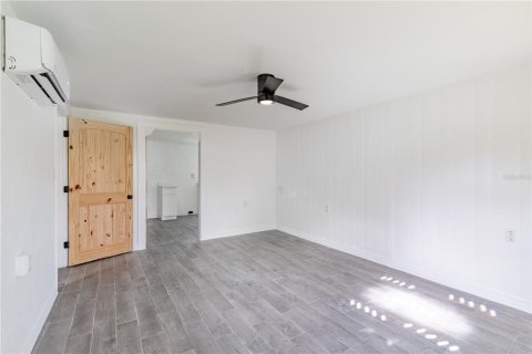 House in Mount Dora, Florida 2 bedrooms, 90.67 sq.m. № 2117243 - photo 3