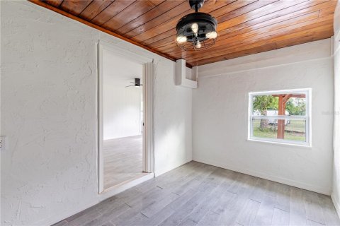 House in Mount Dora, Florida 2 bedrooms, 90.67 sq.m. № 2117243 - photo 12
