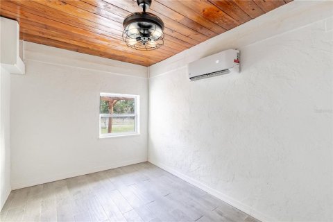 House in Mount Dora, Florida 2 bedrooms, 90.67 sq.m. № 2117243 - photo 8