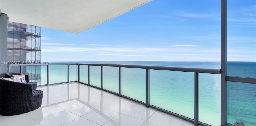 Condo in Sunny Isles Beach, Florida, 2 bedrooms  № 2081807