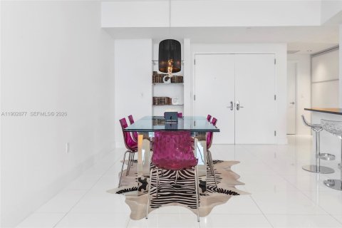 Condo in Sunny Isles Beach, Florida, 2 bedrooms  № 2081807 - photo 9