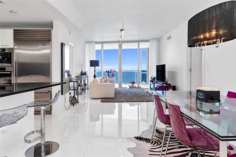 Condo in Sunny Isles Beach, Florida, 2 bedrooms  № 2081807 - photo 4