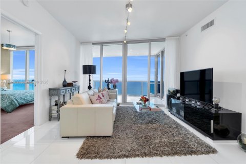 Condo in Sunny Isles Beach, Florida, 2 bedrooms  № 2081807 - photo 3