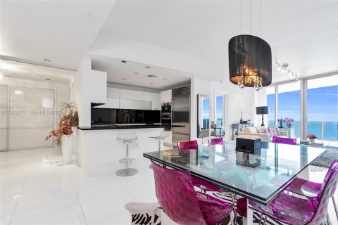 Condo in Sunny Isles Beach, Florida, 2 bedrooms  № 2081807 - photo 8