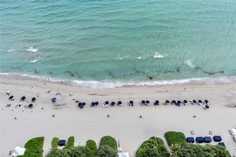 Condo in Sunny Isles Beach, Florida, 2 bedrooms  № 2081807 - photo 16