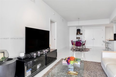 Condo in Sunny Isles Beach, Florida, 2 bedrooms  № 2081807 - photo 19