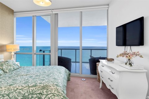 Condo in Sunny Isles Beach, Florida, 2 bedrooms  № 2081807 - photo 27