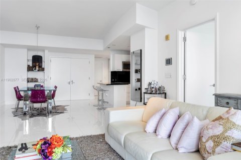 Condo in Sunny Isles Beach, Florida, 2 bedrooms  № 2081807 - photo 18