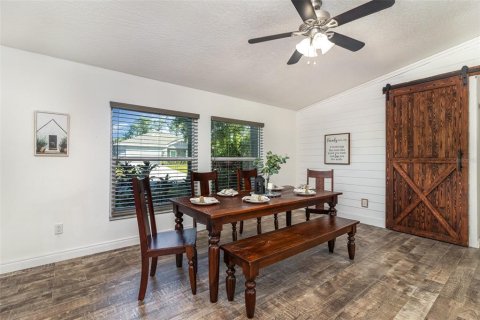 House in Palm Bay, Florida 4 bedrooms, 202.9 sq.m. № 1790090 - photo 5
