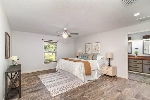 House in Palm Bay, Florida 4 bedrooms, 202.9 sq.m. № 1790090 - photo 13
