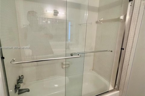 Copropriété à louer à Miami Beach, Floride: 50.45 m2 № 2387142 - photo 7