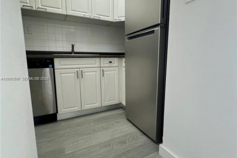 Copropriété à louer à Miami Beach, Floride: 50.45 m2 № 2387142 - photo 4