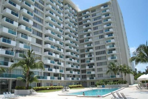 Copropriété à louer à Miami Beach, Floride: 50.45 m2 № 2387142 - photo 13