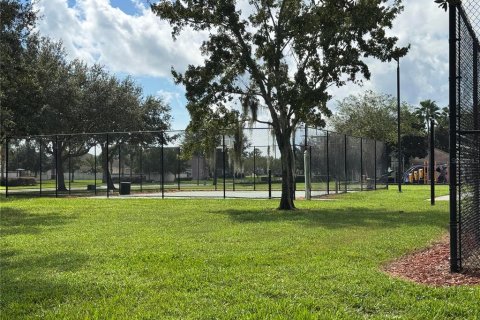 Villa ou maison à louer à Kissimmee, Floride: 3 chambres, 162.21 m2 № 2412709 - photo 25