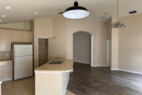Villa ou maison à louer à Kissimmee, Floride: 3 chambres, 162.21 m2 № 2412709 - photo 6